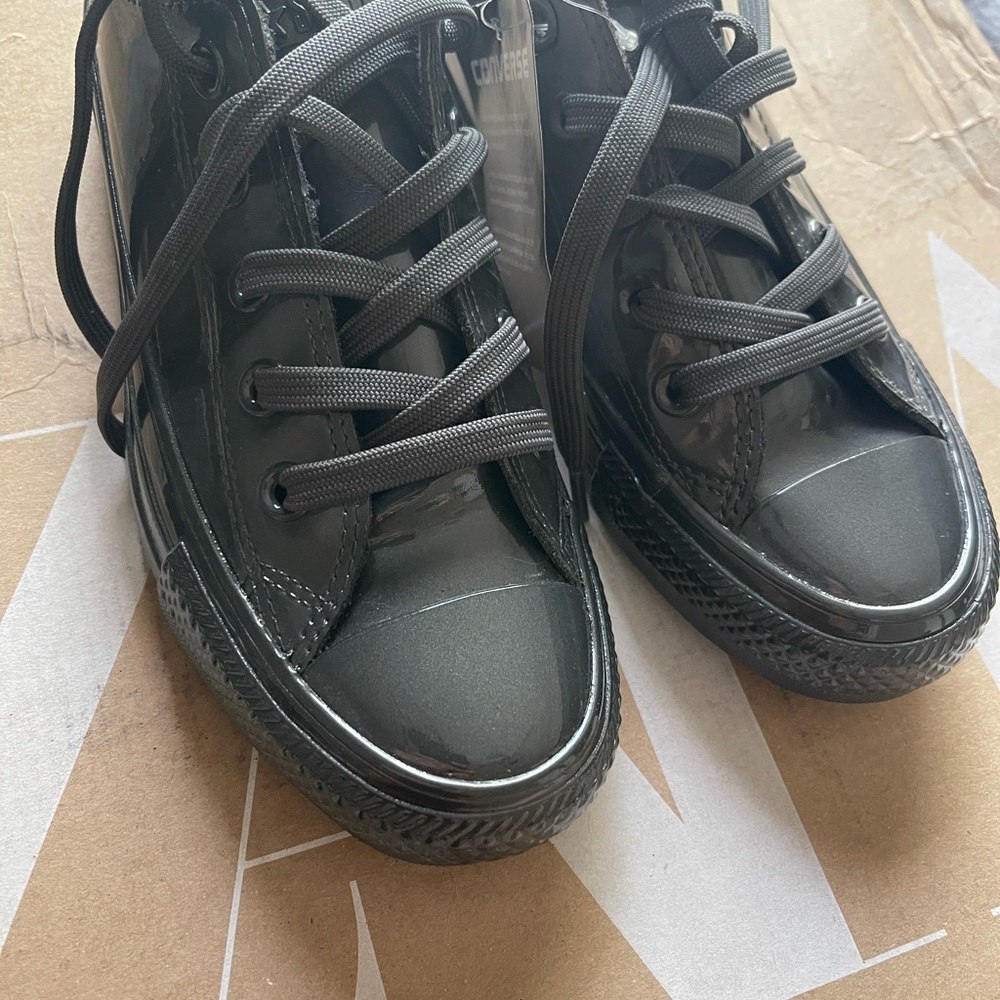 NEW WOMENS CONVERSE METALLIC SNEAKERS GRAY 5.5
